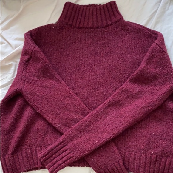 Maroon cropped knit sweater from AE size S - Picture 2 of 4